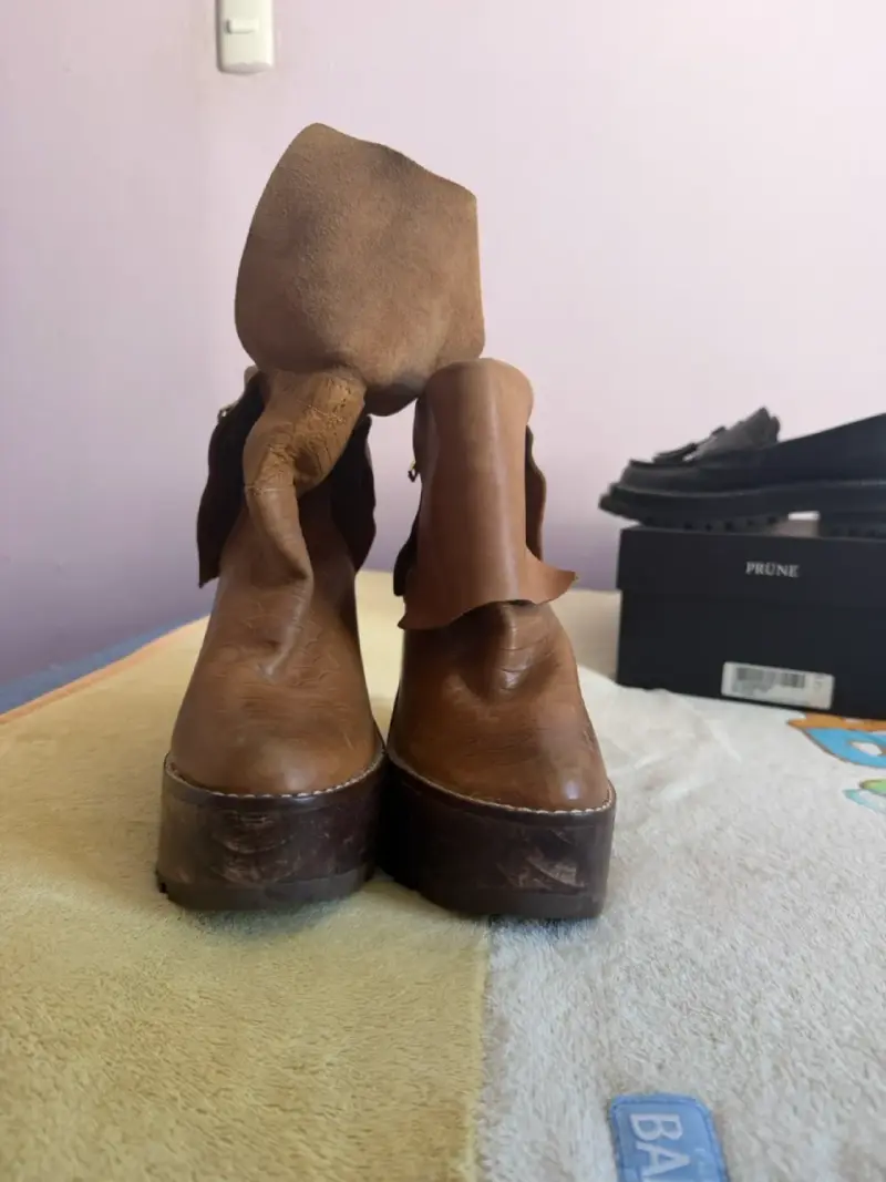 Botines de cuero marrón con plataforma