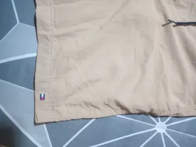 Shorts de baño beige Ferouch con bolsillo trasero - miniatura 1