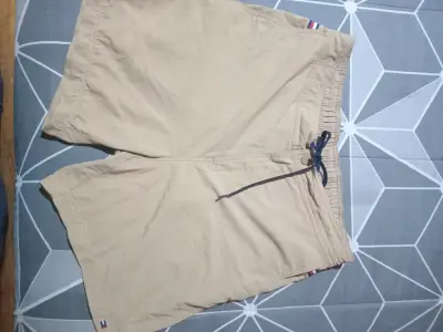 Shorts de baño beige Ferouch con bolsillo trasero - miniatura 2