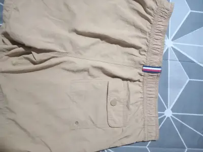 Shorts de baño beige Ferouch con bolsillo trasero - miniatura 3