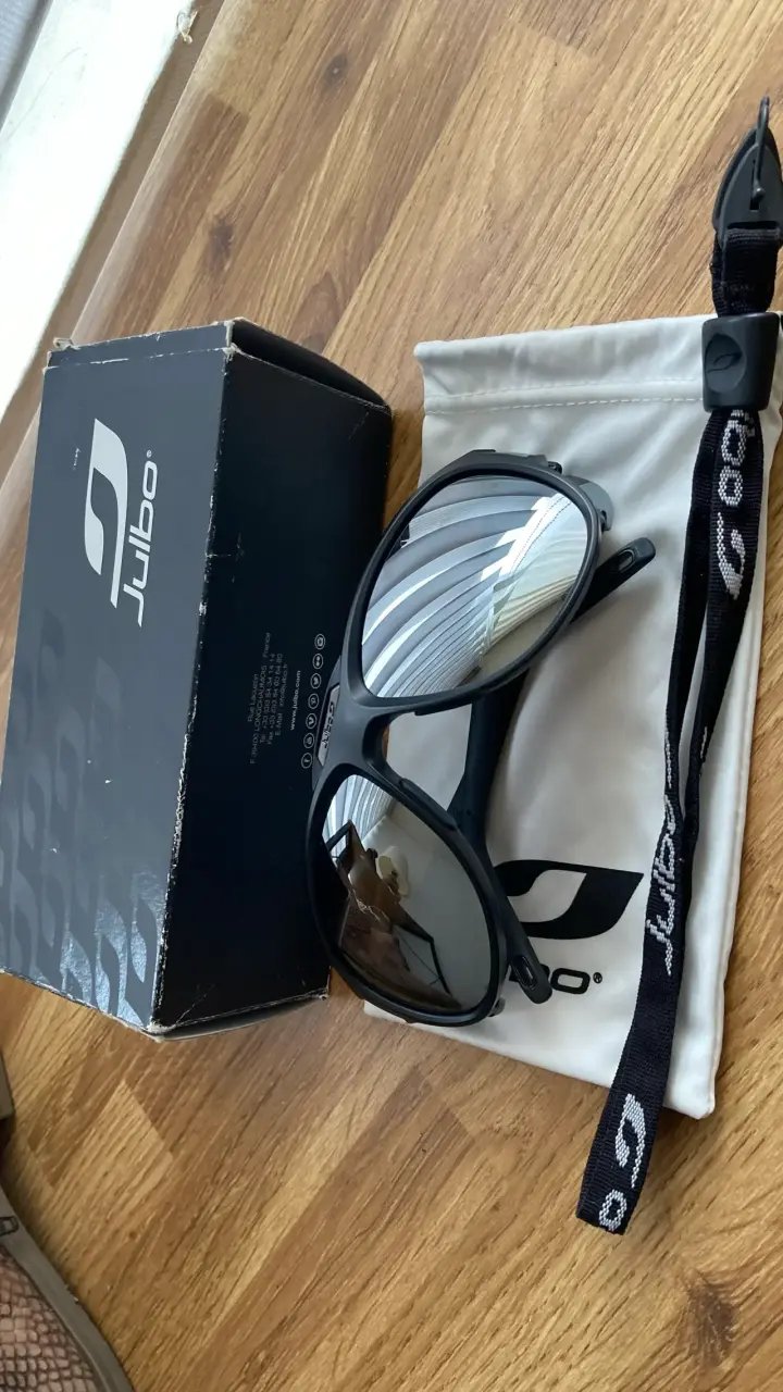 Gafas de Sol Julbo con Estuche y Correa - 3