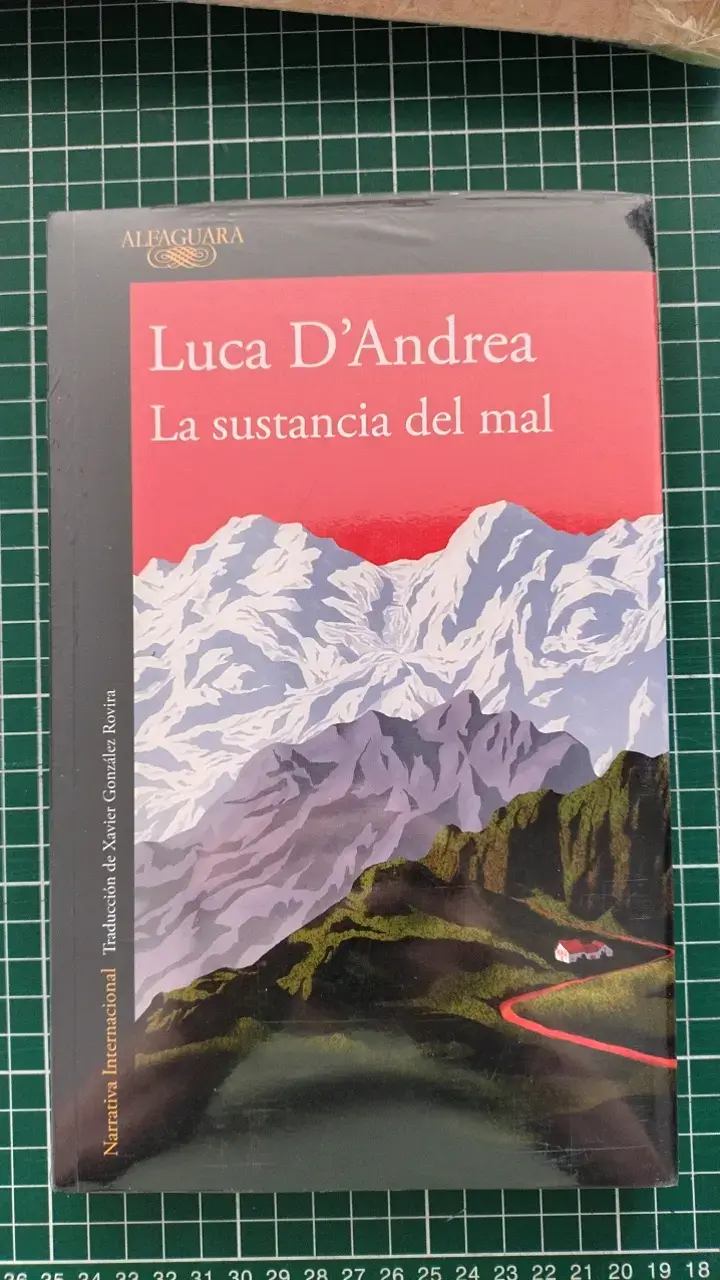 Libro 'La Sustancia del Mal' de Luca D'Andrea