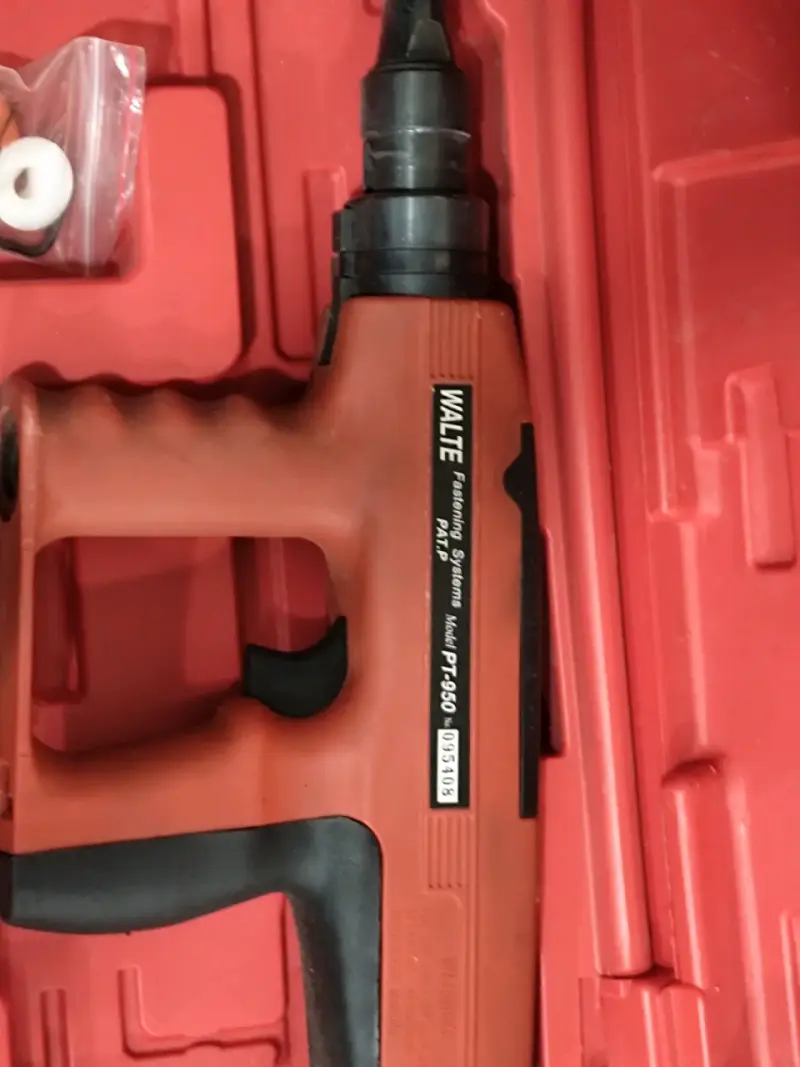 Martillo de impacto Walte PT950 con estuche - 3