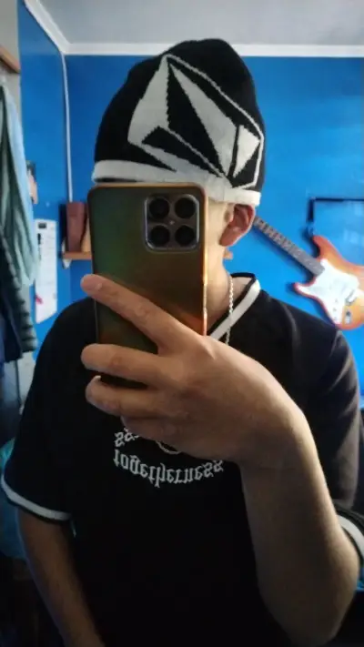 Gorro de lana negro Volcom con diseño geométrico - miniatura 4