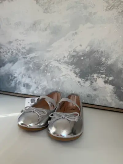 Bailarinas plateadas para niña H&M - miniatura 4