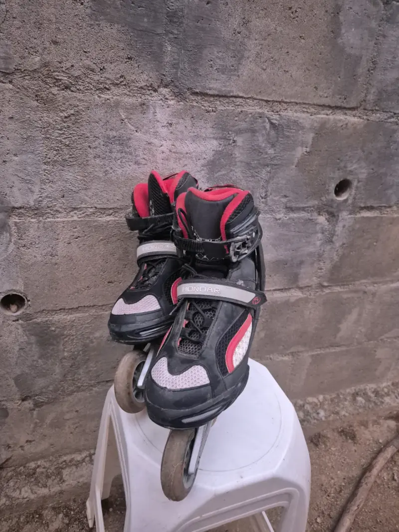 Patines en línea negros y rojos para adultos - 4