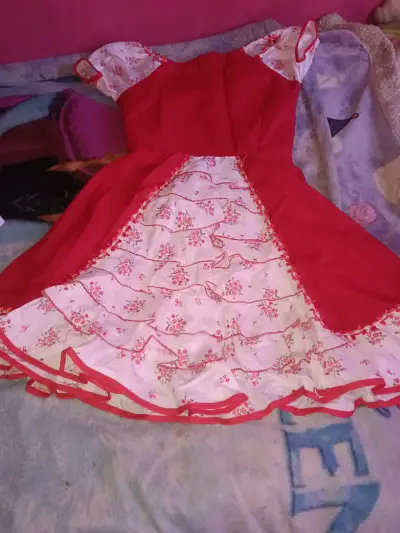Vestido infantil rosa con volantes y flores - miniatura 10