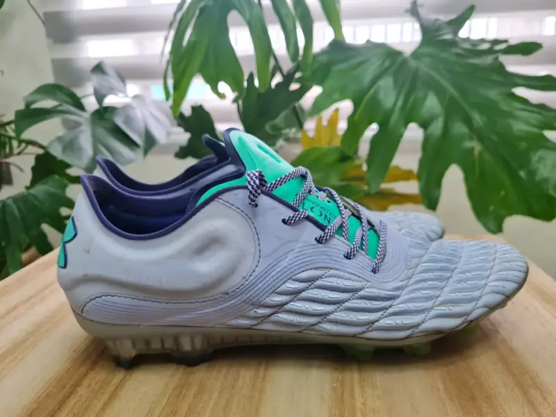 Zapatillas de fútbol Under Armour blancas talla 44 - 5