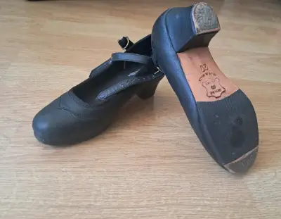 Zapatos de baile flamenco o cueca negros con tacón - miniatura 1