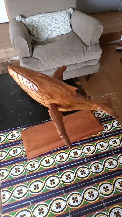 Escultura de ballena en madera tallada - miniatura 3