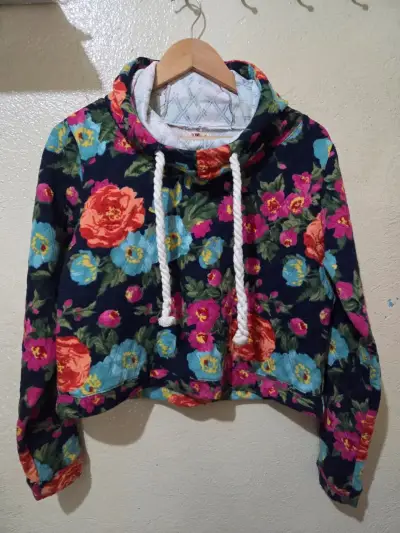 Polerón floral con capucha Umbrale para mujer - miniatura 1