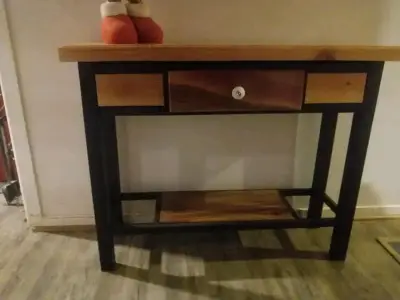 Mesa de arrimo de madera y metal con cajón - miniatura 1
