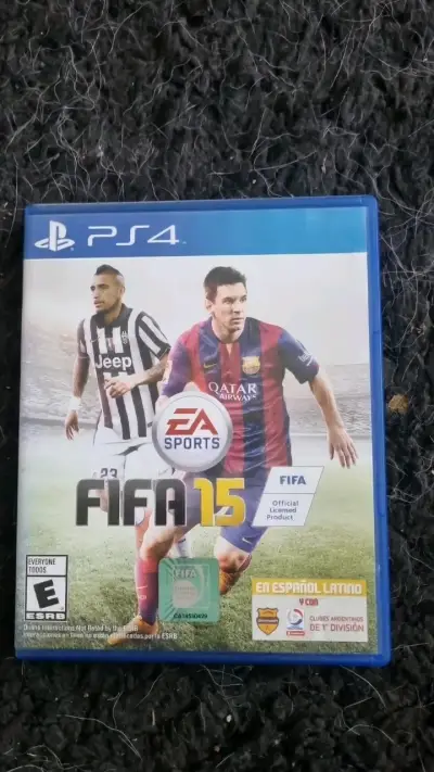 Juego FIFA 15 para PS4 en español - miniatura 1