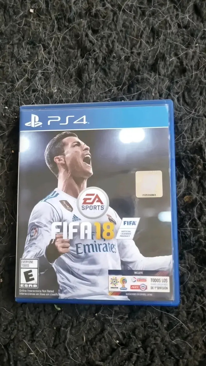 Juego FIFA 18 para PS4 en buen estado - 1