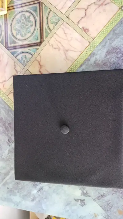 Birrete de Graduación Negro - miniatura 5