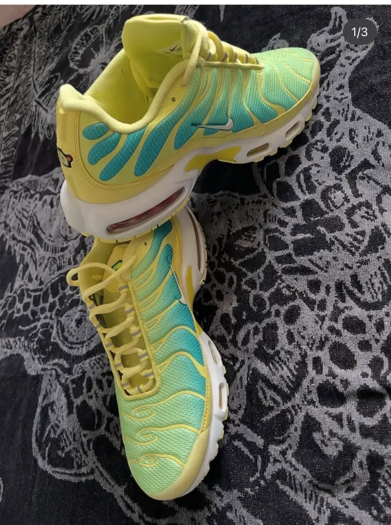 Zapatillas NIKE AIR MAX PLUS lemon lime