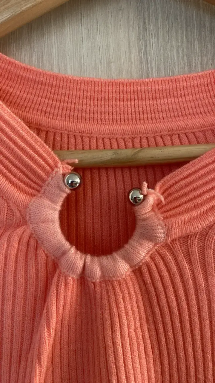 Suéter de punto coral con detalle en cuello - 2