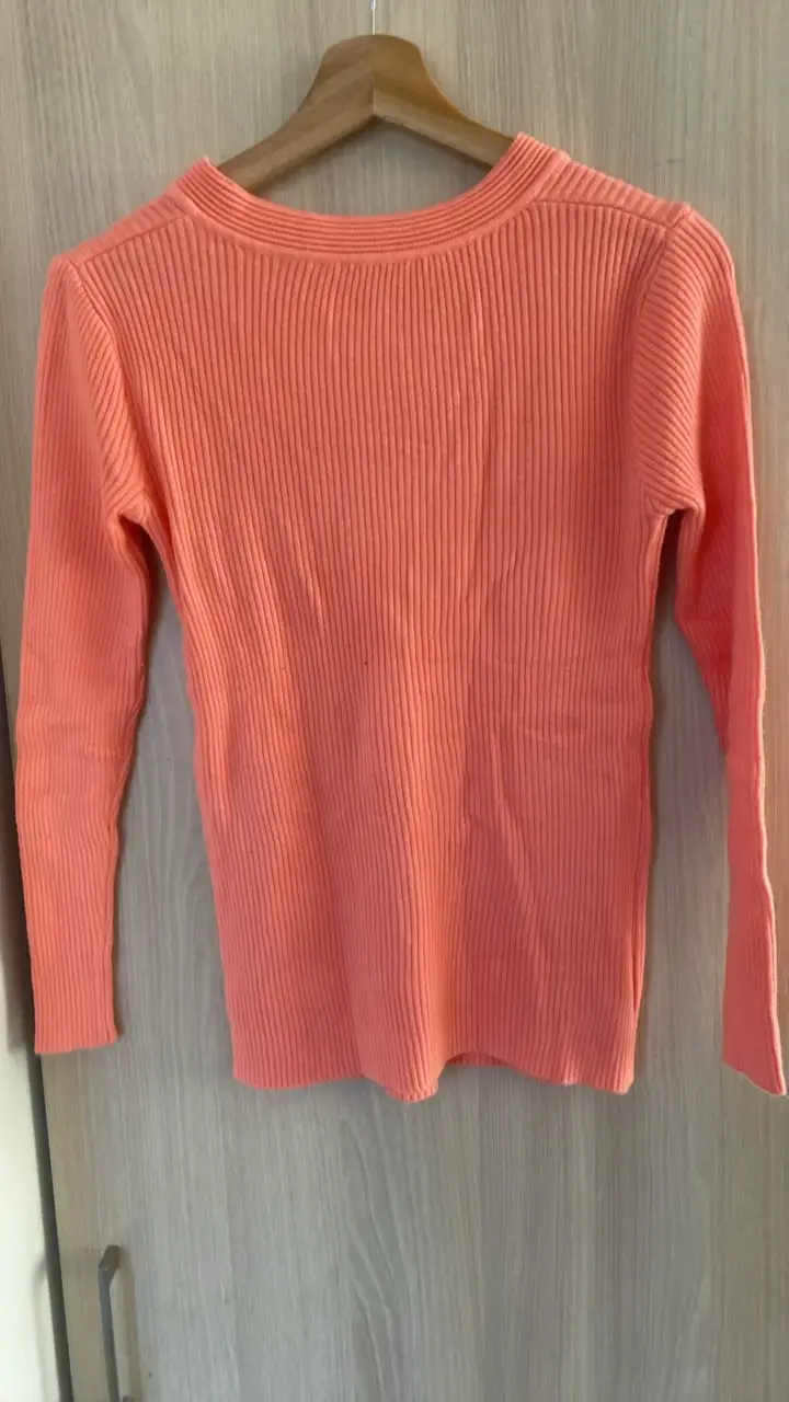 Suéter de punto coral con detalle en cuello - 3