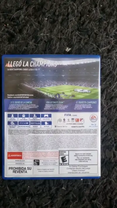 Juego FIFA 19 para PS4 en buen estado - miniatura 3
