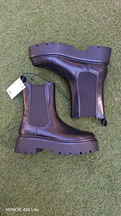 Botines Chelsea de Cuero Negro H&M - miniatura 1
