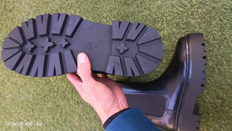 Botines Chelsea de Cuero Negro H&M - 5