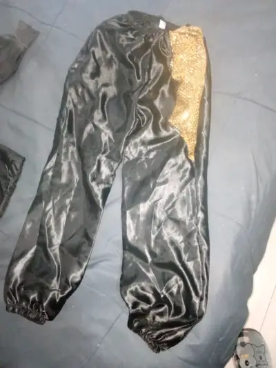 Traje niño caporal  negro y dorado con sombrero - miniatura 3