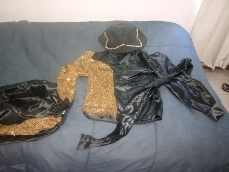 Traje niño caporal  negro y dorado con sombrero - 4
