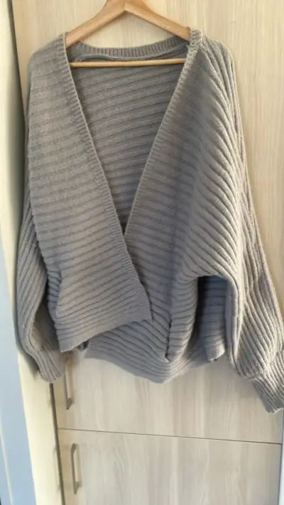 Cárdigan de punto gris para mujer - miniatura 1