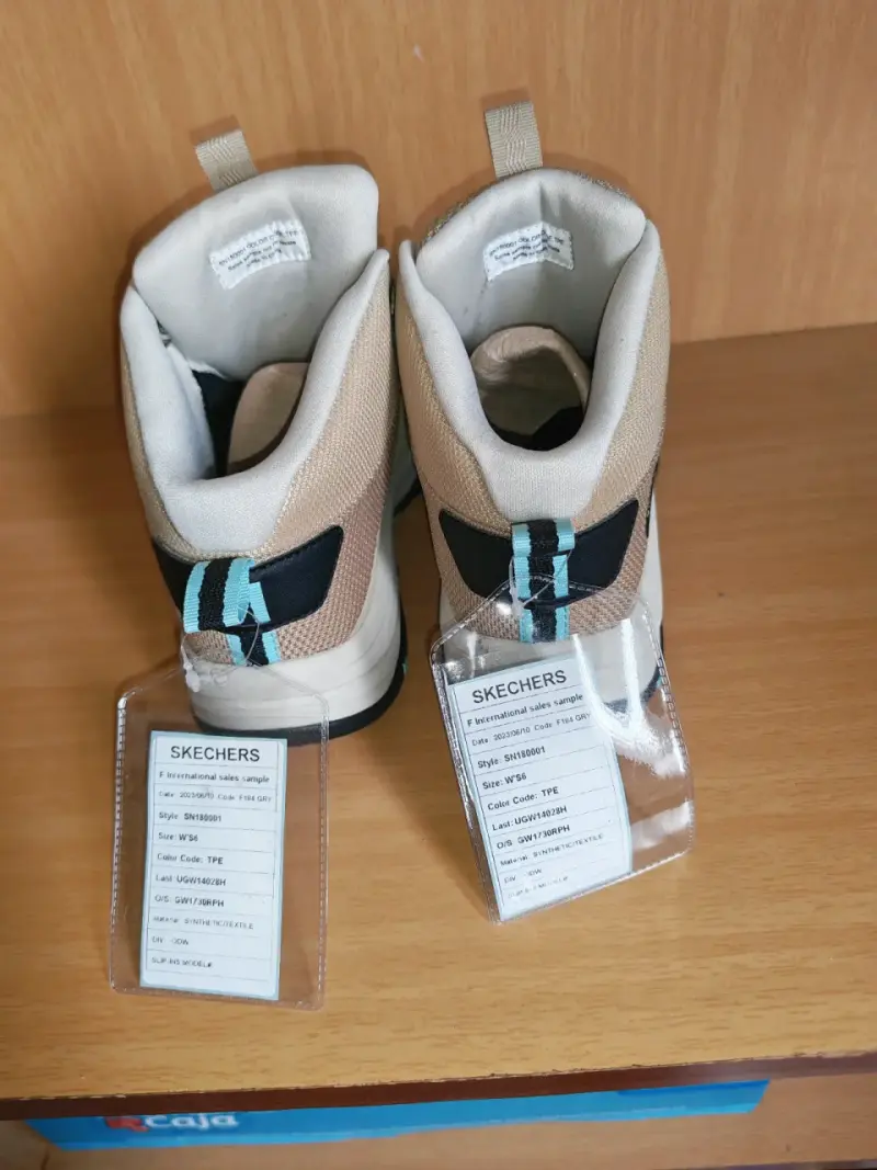 Botas de senderismo Skechers beige impermeables - 2