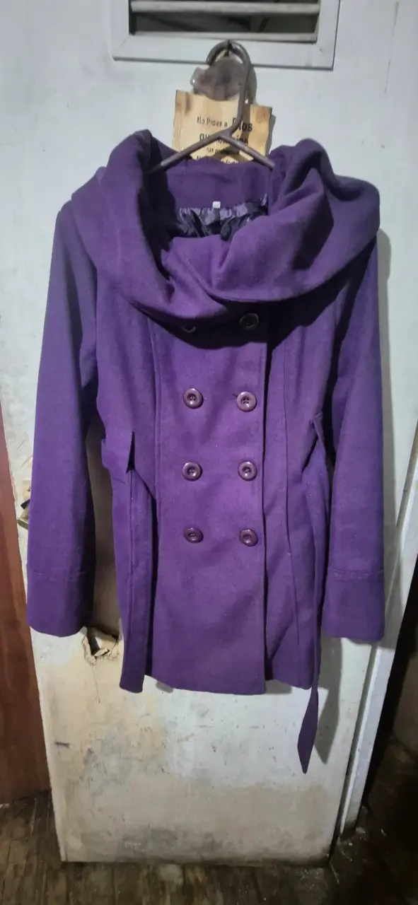 Abrigo morado de paño con doble botonadura - 3