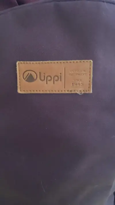 Mochila Uppil burdeos con diseño acolchado - miniatura 5