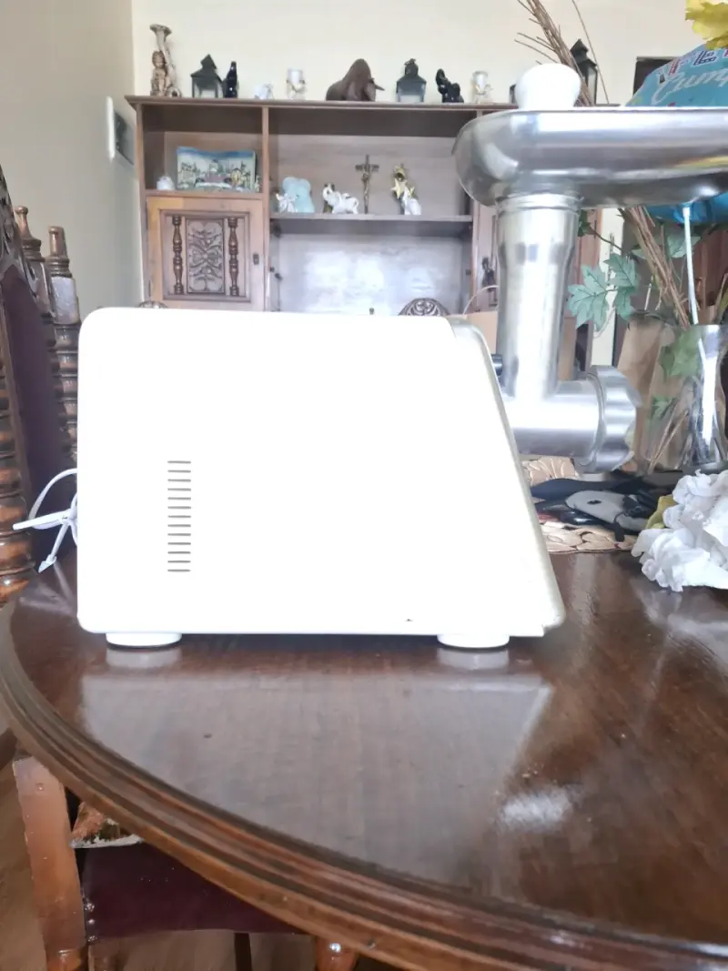 Moledora de Carne Eléctrica Blanca - 1