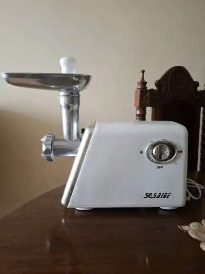 Moledora de Carne Eléctrica Blanca - miniatura 3