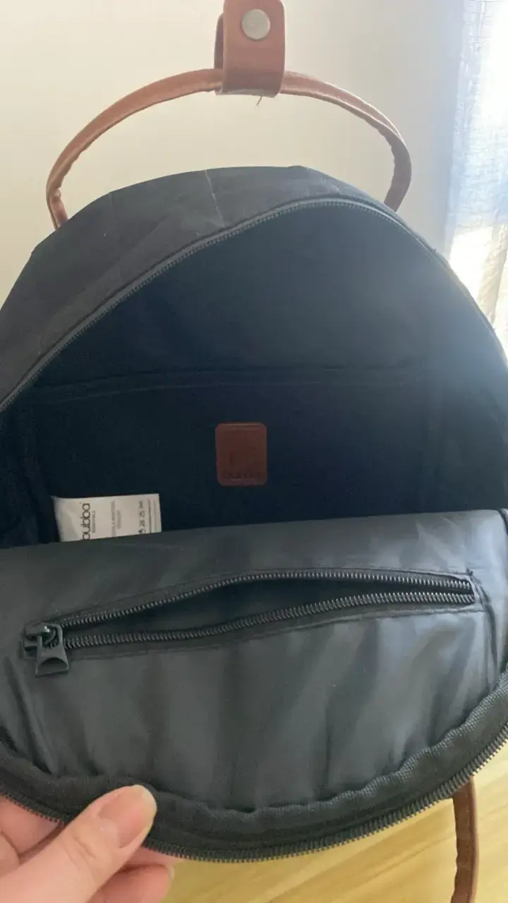 Mochila negra con detalles de cuero Bubba - 4
