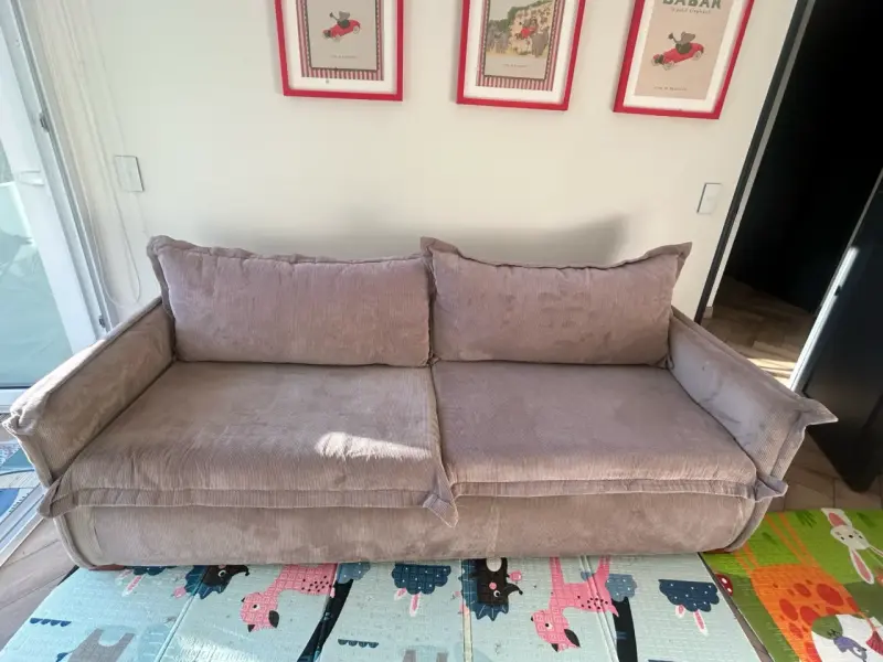 Sofá de cotele beige en buen estado - 1