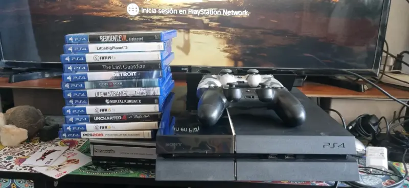 Consola PS4 con dos controles y juegos incluidos - 5