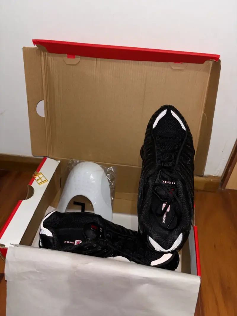 Zapatillas deportivas negras Nike Shox - 1