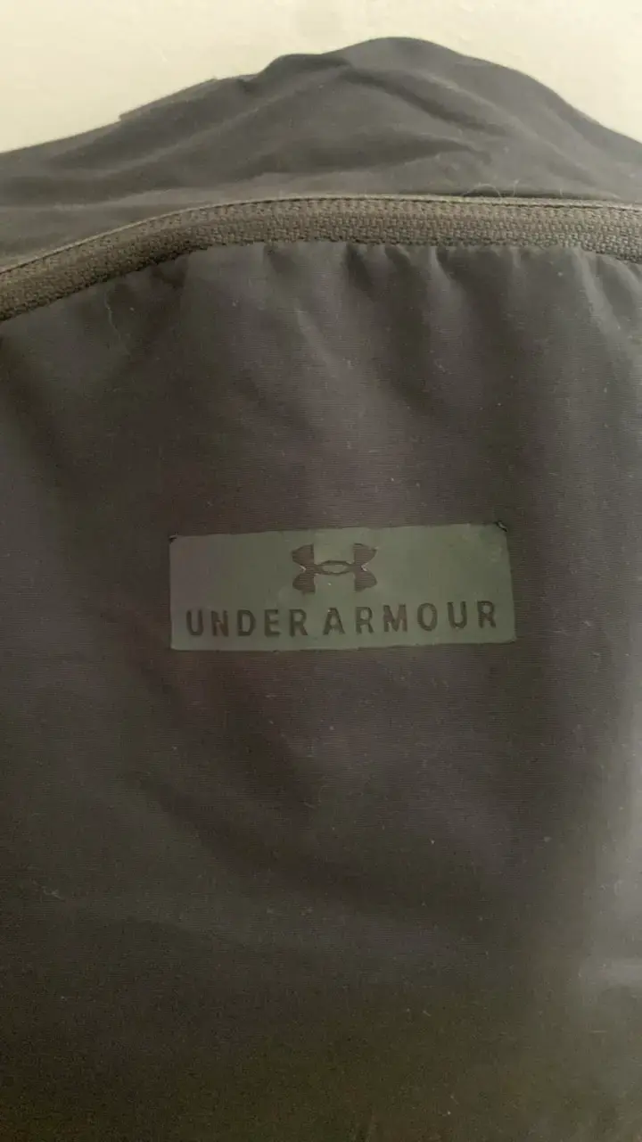 Mochila redonda Under Armour negra - 2