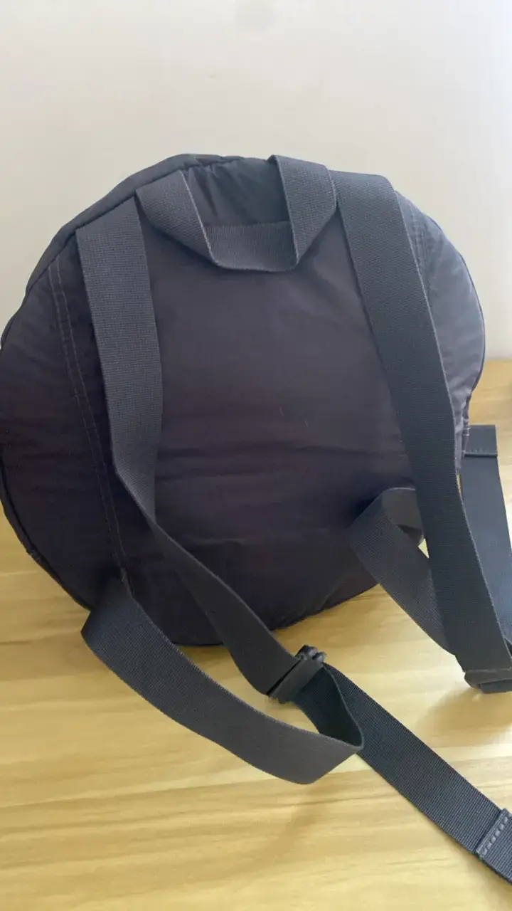 Mochila redonda Under Armour negra - 3