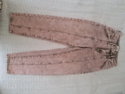 Jeans rosados de tiro alto para mujer - miniatura 3