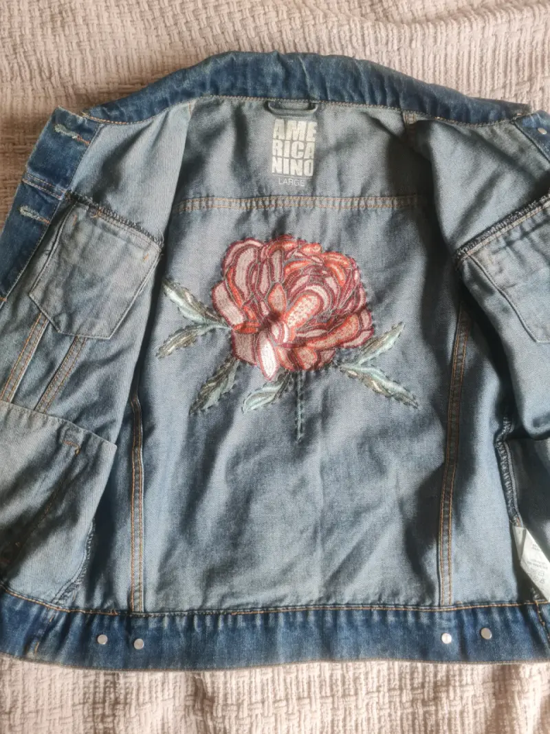 Chaqueta de mezclilla con bordado floral - 3