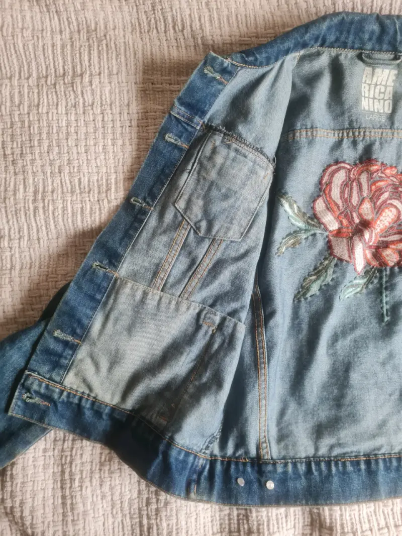 Chaqueta de mezclilla con bordado floral - 4