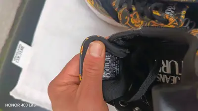 Zapatillas Versace Jeans Couture negras y doradas - miniatura 4