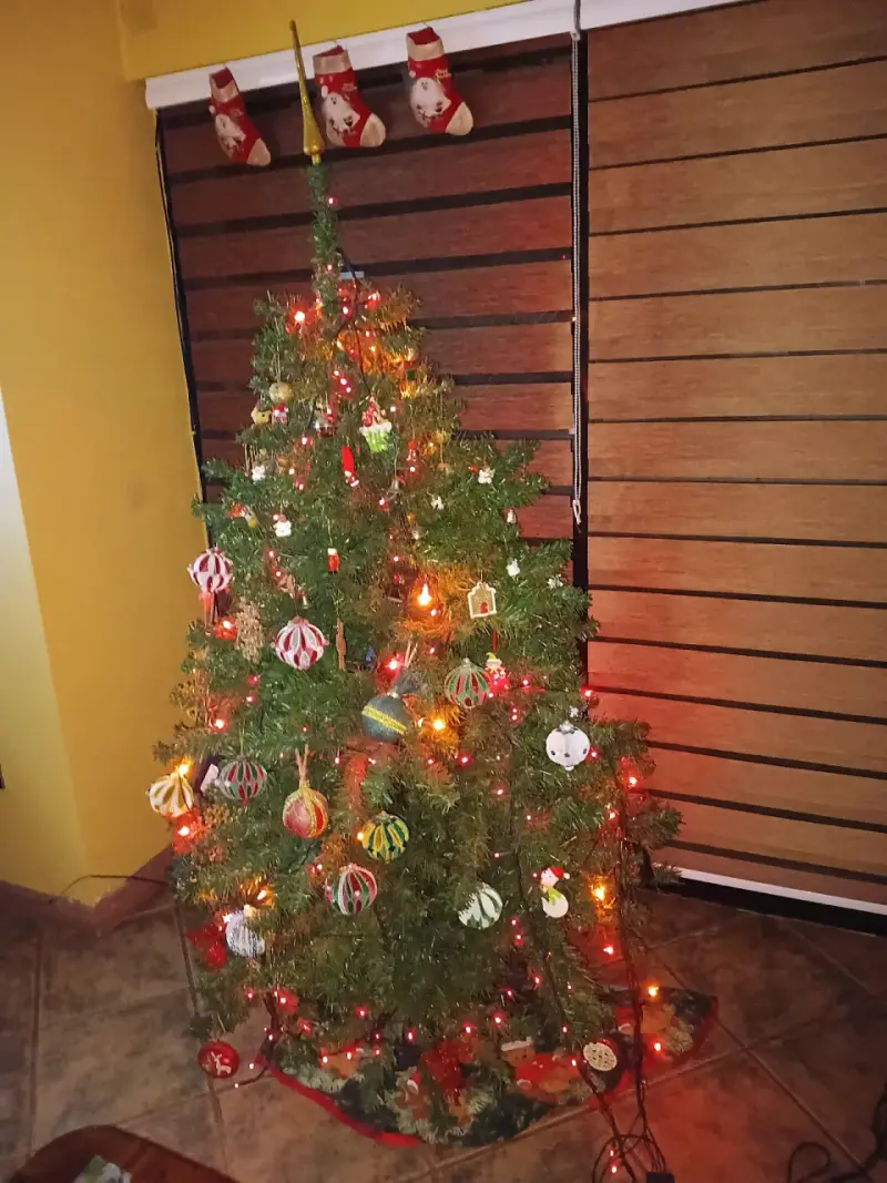 Árbol de Navidad artificial verde con luces - 4