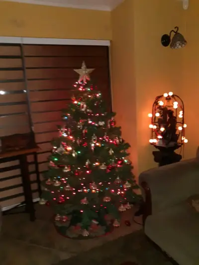 Árbol de Navidad artificial verde con luces - miniatura 6