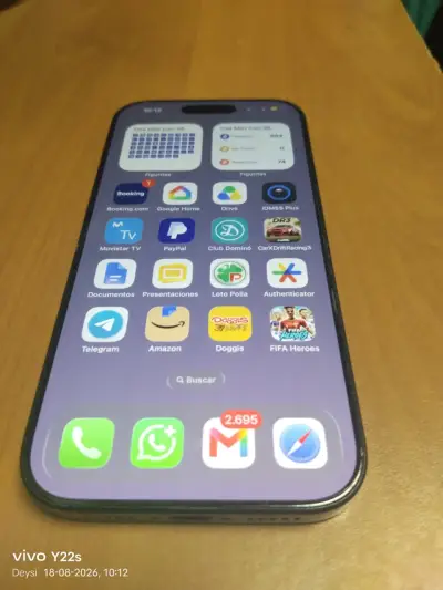 iPhone 16 pro en excelente estado - miniatura 1