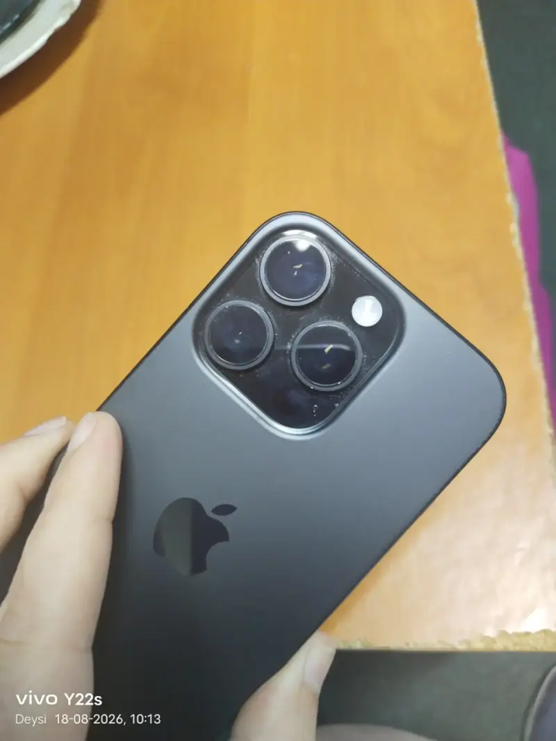 iPhone 16 pro en excelente estado - 3