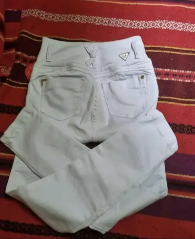 Jeans colombianos talla 6(34) color blanco - miniatura 3