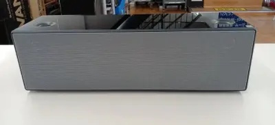 Parlante Sony con diseño moderno y elegante - miniatura 4