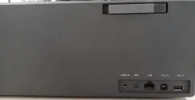 Parlante Sony con diseño moderno y elegante - miniatura 5